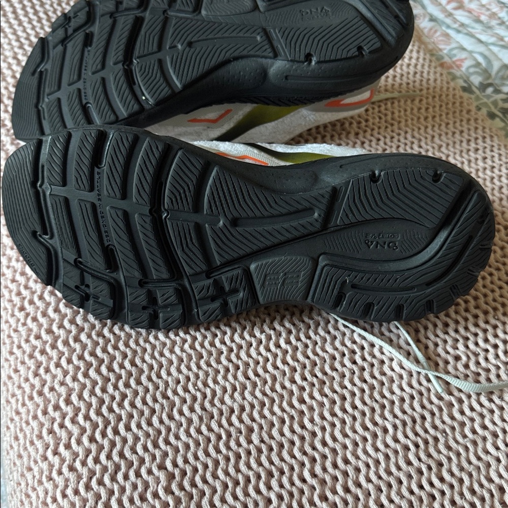 Brooks Adrenaline GTS 23 running shoes Men’s 8.5 - Picture 13 of 14
